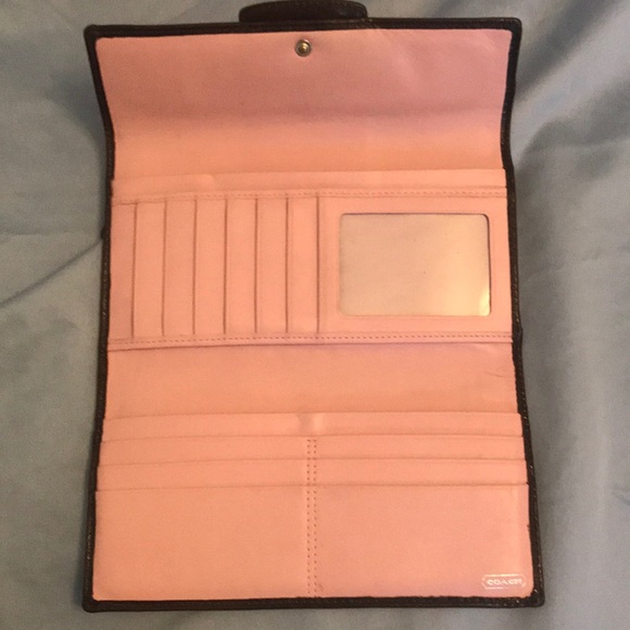 Coach Signature Wallet - Picture 3 of 8